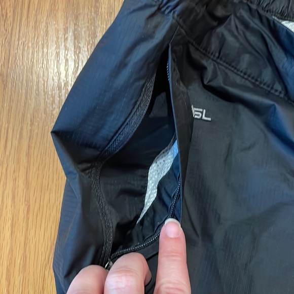 The North Face Women’s XS Short Rain Pants with DryVent Technology - Picture 4 of 16